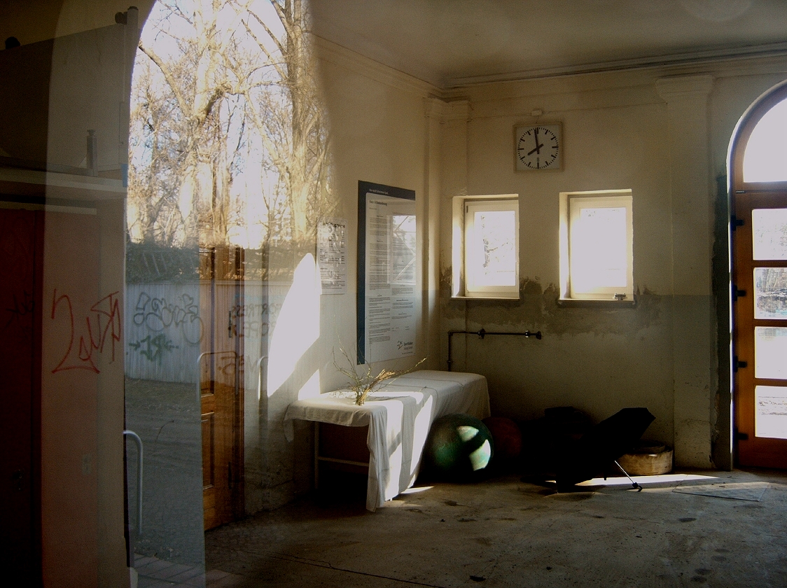 Schreberbad, Haupteingang, im März 2006